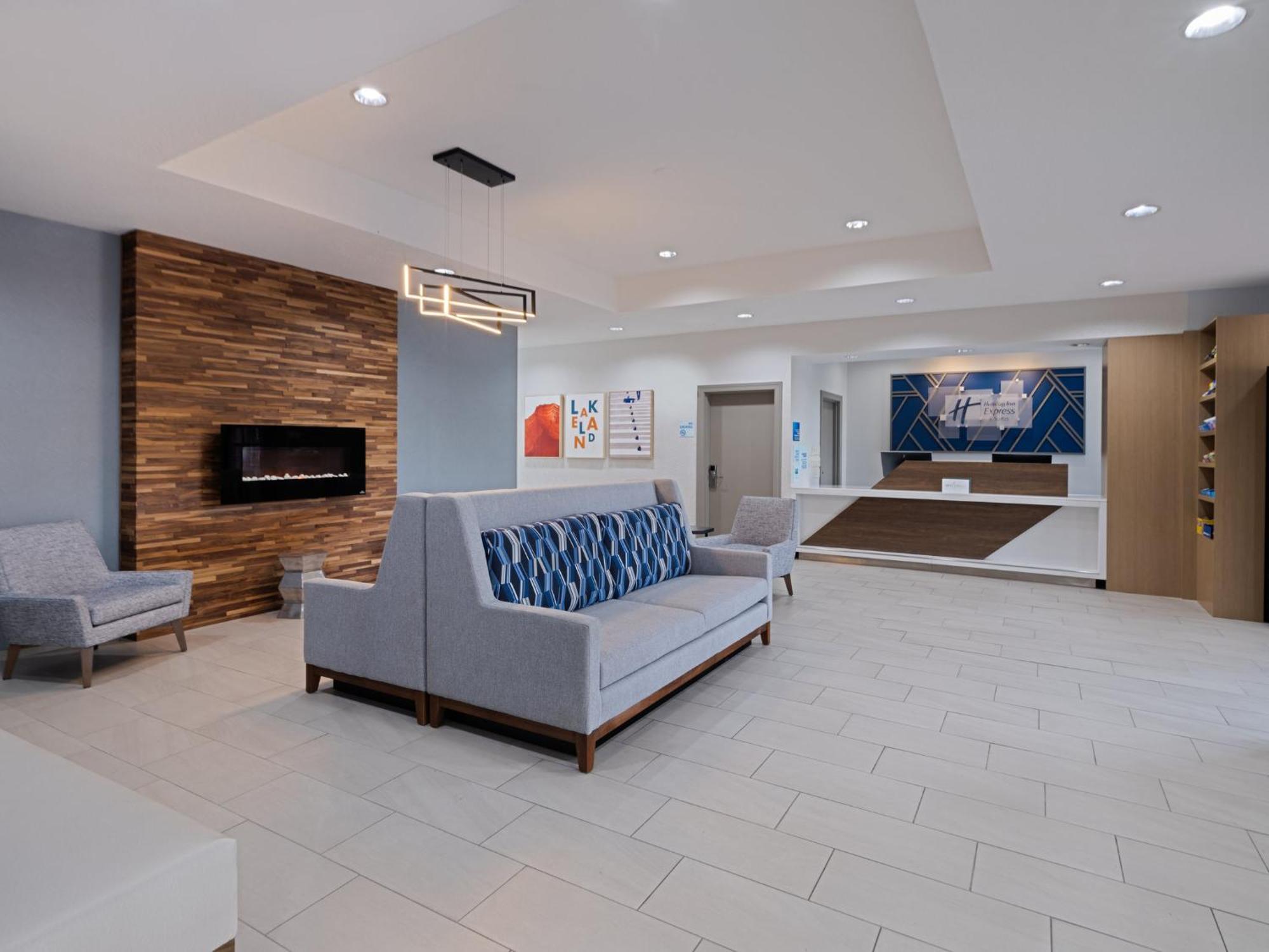 Holiday Inn Express & Suites Lakeland North I-4 By Ihg Esterno foto