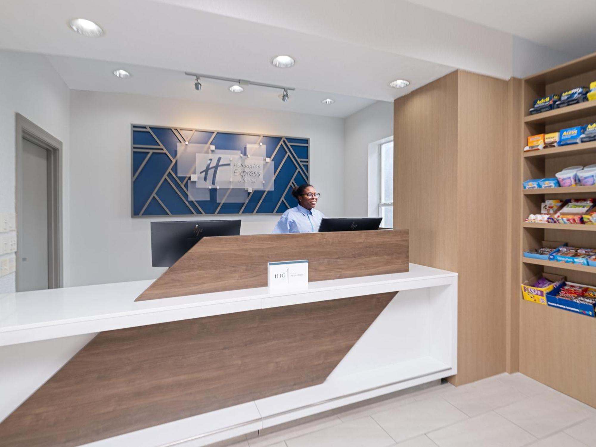 Holiday Inn Express & Suites Lakeland North I-4 By Ihg Esterno foto