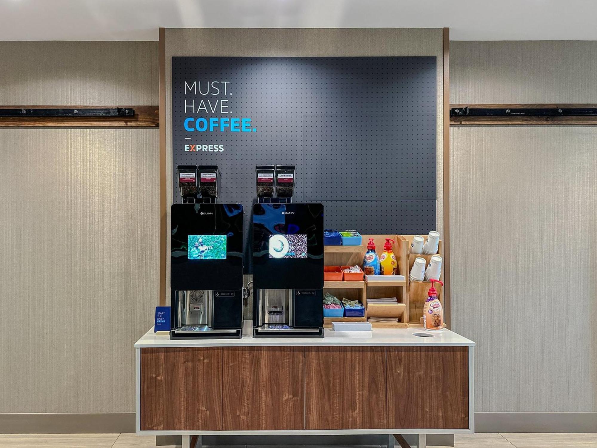 Holiday Inn Express & Suites Lakeland North I-4 By Ihg Esterno foto